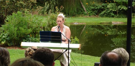Roselyn Cloake - Singin at the wedding of Tina and Hamish in Timaru 2007